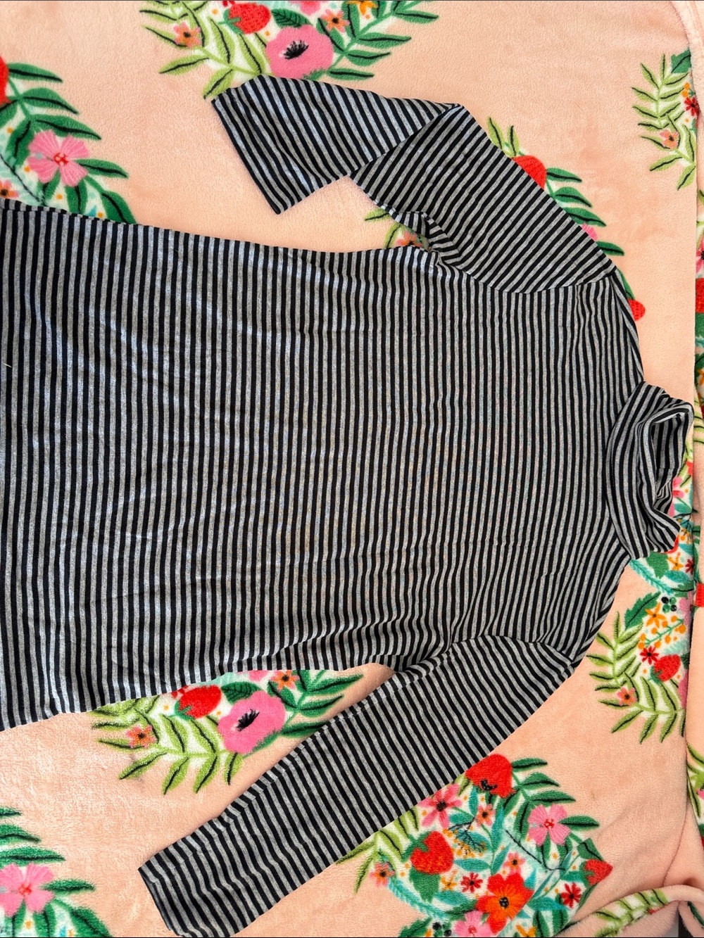 GAP Black and White Striped 3/4 Sleeve Tee